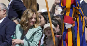 Учител по немски отправи заплахи срещу дъщерята на италианския премиер Мелони