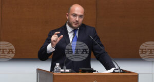 Физическо лице ще може да обявява несъстоятелност, ако повече от 12 месеца не може да плаща дълг от над 10 минимални работни заплати, реши парламентът