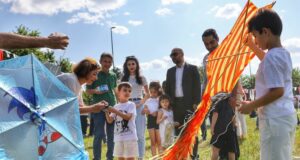 Хвърчила и балони на надеждата полетяха в небето над Анкара