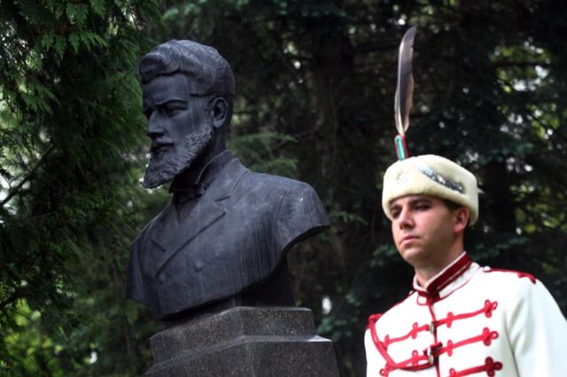 Христо Ботев паметник