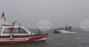 38 души са загинали при преобръщане на туристическо корабче във Виетнам