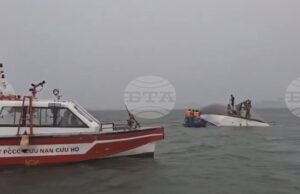 38 души са загинали при преобръщане на туристическо корабче във Виетнам