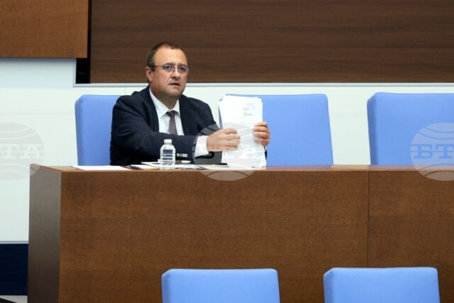 АПИ планира през 2025 г. да обяви обществена поръчка за избор на изпълнител на проектирането и строителството на тунел "Дупница", съобщи министър Иванов