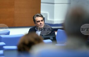 ОБНОВЕНА Асен Василев е депозирал иск в Районния съд във Варна за вреди, причинени от клеветнически твърдения на Пламенка Димитрова