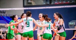 България е на финал за световна титла по волейбол при девойките след петсетова победа над Турция