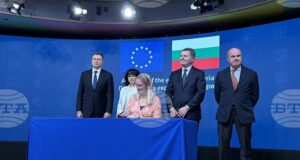 В Съвета на ЕС бяха подписани документите за присъединяването на България към еврозоната