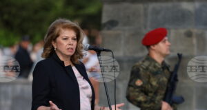 Вицепрезидентът Илияна Йотова връчи националната литературна награда „Иван Вазов“ на писателя Христо Славов