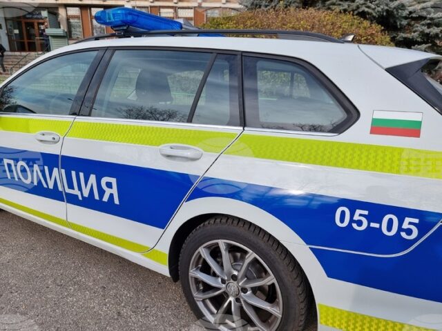 Водач на 33 години, шофирайки след употреба на алкохол, се е блъснал в крайпътна мантинела в село Арчар