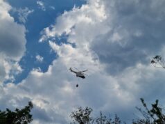 Военнослужещи от състава на Военновъздушните сили се включват в гасенето на пожар в землището на село Илинденци, област Благоевград