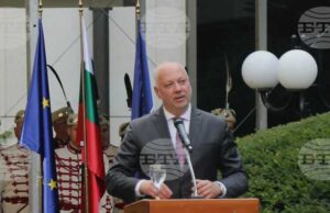 Демокрацията, върховенството на правото и зачитането на човешките права са постаментите на българската дипломация, каза Росен Желязков