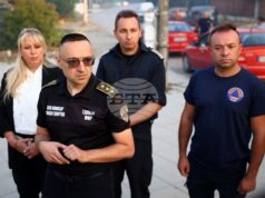 Брифинг на главния комисар Александър Джартов (вляво). Снимка: БТА
