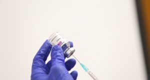 работа ваксинирани неваксинирани ваксината доза дози