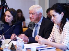 Законопроект за изменение на Закона за държавния бюджет, свързан с инвестиционната програма за общински проекти, бе приет на второ четене от бюджетната комисия към НС