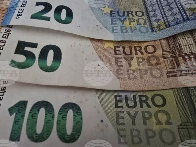 Законът за въвеждане на еврото създава огромна несигурност за бизнеса, заявяват браншови организации в туризма