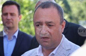 Засегнати от водния режим са 162 000 души, каза регионалният министър Иван Иванов