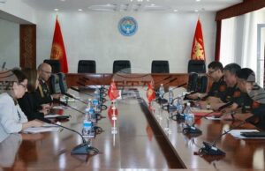 КАБАР: Министърът на отбраната на Киргизстан и турският посланик в страната обсъдиха военното сътрудничество