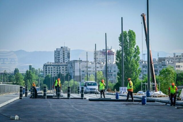 Конструкцията на моста на "Бакърена фабрика" е изградена, предстои полагането на асфалт, съобщиха от Столичната община