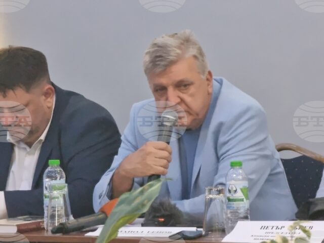 Морската вода у нас е сред най-чистите в Европа, заяви министърът на околната среда и водите Манол Генов