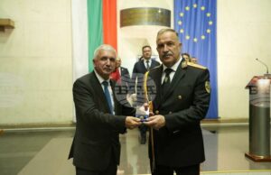 Наградиха с "Почетен знак“" на МВР III степен директора на староозагорската полиция старши комисар Красимир Христов