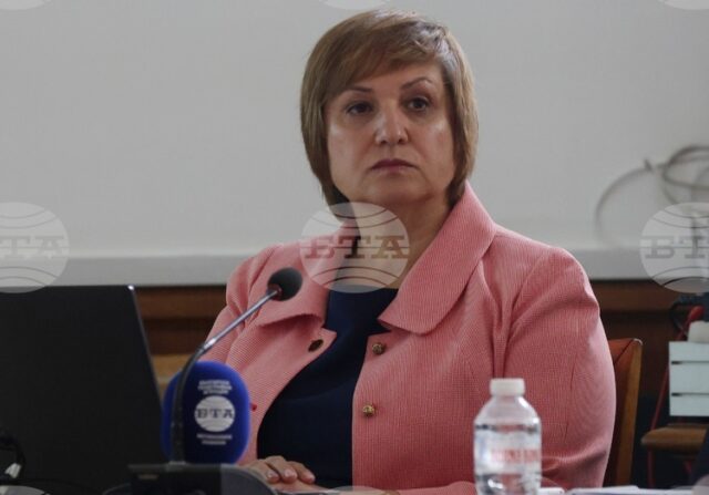 Обществената задача на НОИ е изключително отговорна, управлява близо 28 млрд. лв., каза кандидатът за управител Весела Караиванова