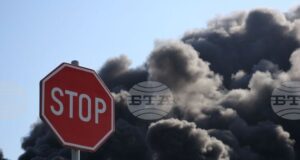 Община Средец обяви частично бедствено положение заради пожара в завода за пластмаса и отделените токсични газове