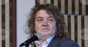 Очаквам мнозинството да отхвърли вота на недоверие, каза председателят на парламента Наталия Киселова