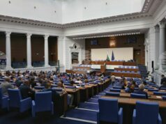 Парламентът удължи работното си време до изчерпване на фиксираните за днес точки в дневния ред