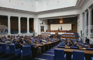 Парламентът удължи работното си време до изчерпване на фиксираните за днес точки в дневния ред