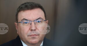 Правителството е стабилно, ще издържи на "маратона" от вотове на недоверие, коментира Костадин Ангелов