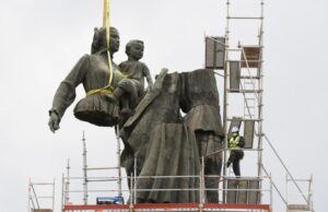Паметник на съветската армия демонтаж