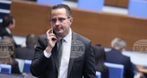 Предстоят консултации с опозиционните партии за следващ вот на недоверие, каза Цончо Ганев от "Възраждане"