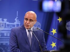 Ролята на еврото в днешната глобална среда трябва и ще расте, каза управителят на БНБ Димитър Радев
