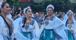 С дефиле по главната улица във Велико Търново беше открито 27-ото издание на Международния фолклорен фестивал