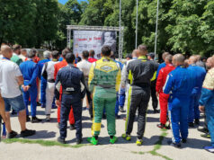 С церемония пред паметната плоча на Валерий Великов започна състезанието по планинско изкачване "Шумен"