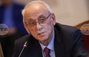 Скрининговата програма за рак на маточната шийка е насочена към 25-65-годишни жени, без значение от здравноосигурителния им статус, каза министър Кирилов