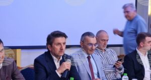 Съвременният туризъм е невъзможен без достъпност, чистота и силно партньорство с местната власт, заяви министър Мирослав Боршош