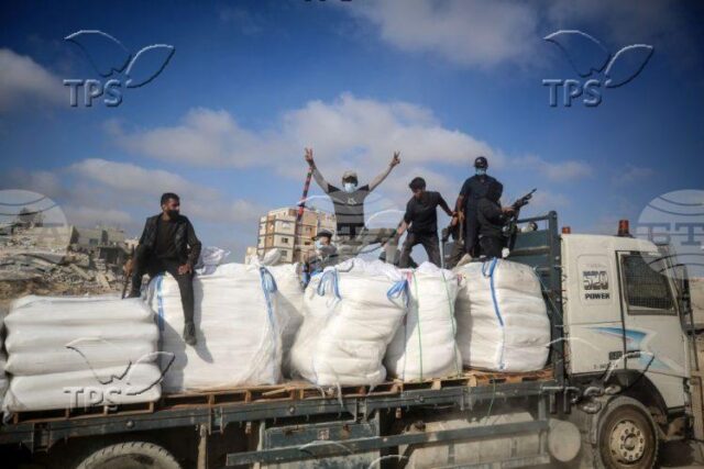 ТПС: Гладът в Газа: Забавяния от ООН, кражби от „Хамас“ и алчност на черния пазар