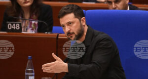 Украинският президент Зеленски каза, че преговорите между Киев и Вашингтон за американска военна помощ продължават