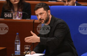 Украинският президент Зеленски каза, че преговорите между Киев и Вашингтон за американска военна помощ продължават