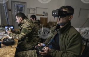 Украйна твърди, че е поразила руско военно летище