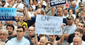 Кадър от протеста с искане за независимо правосъдие в София