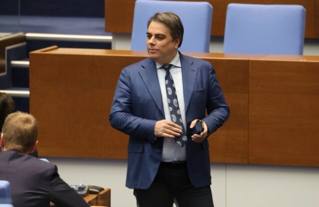 Асен Василев