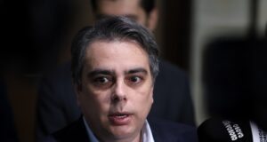 Асен Василев: Къде са парите, Теменужке?