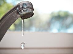 вода