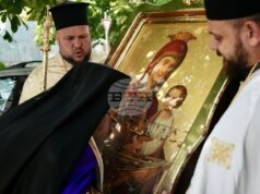 В Казанлък посрещнаха чудотворната икона на Пресвета Богородица Скоропослушница
