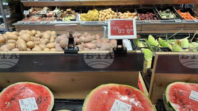В много търговски обекти в Свищов е въведено двойното обозначение на цените