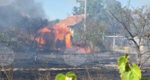 Военнослужещи се включват в гасенето на пожара в района на Българово