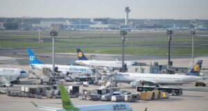 Европейски нюзрум: Край на ограниченията за течности на летищата в ЕС и на таксите за допълнителен багаж? Няма да стане толкова бързо
