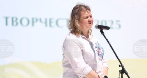 За 13-ти път се събираме в Копривщица, за да чуем прекрасната българска народна песен, заяви председателят на парламента Наталия Киселова
