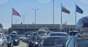Интензивен е трафикът на леки автомобили на граничните пунктове „Капитан Андреево“ и „Калотина“